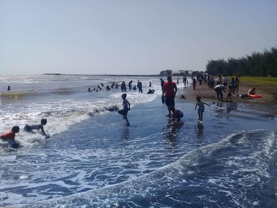pantai sendang asih